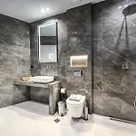 World Luxury Apartment *