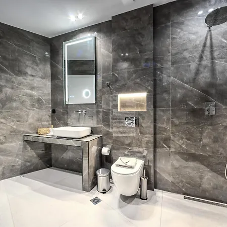 World Luxury شقة *