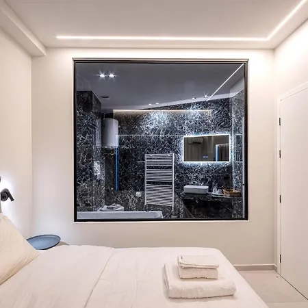 World Luxury 公寓 *